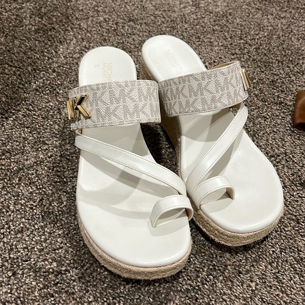 Micheal kors Sandal.